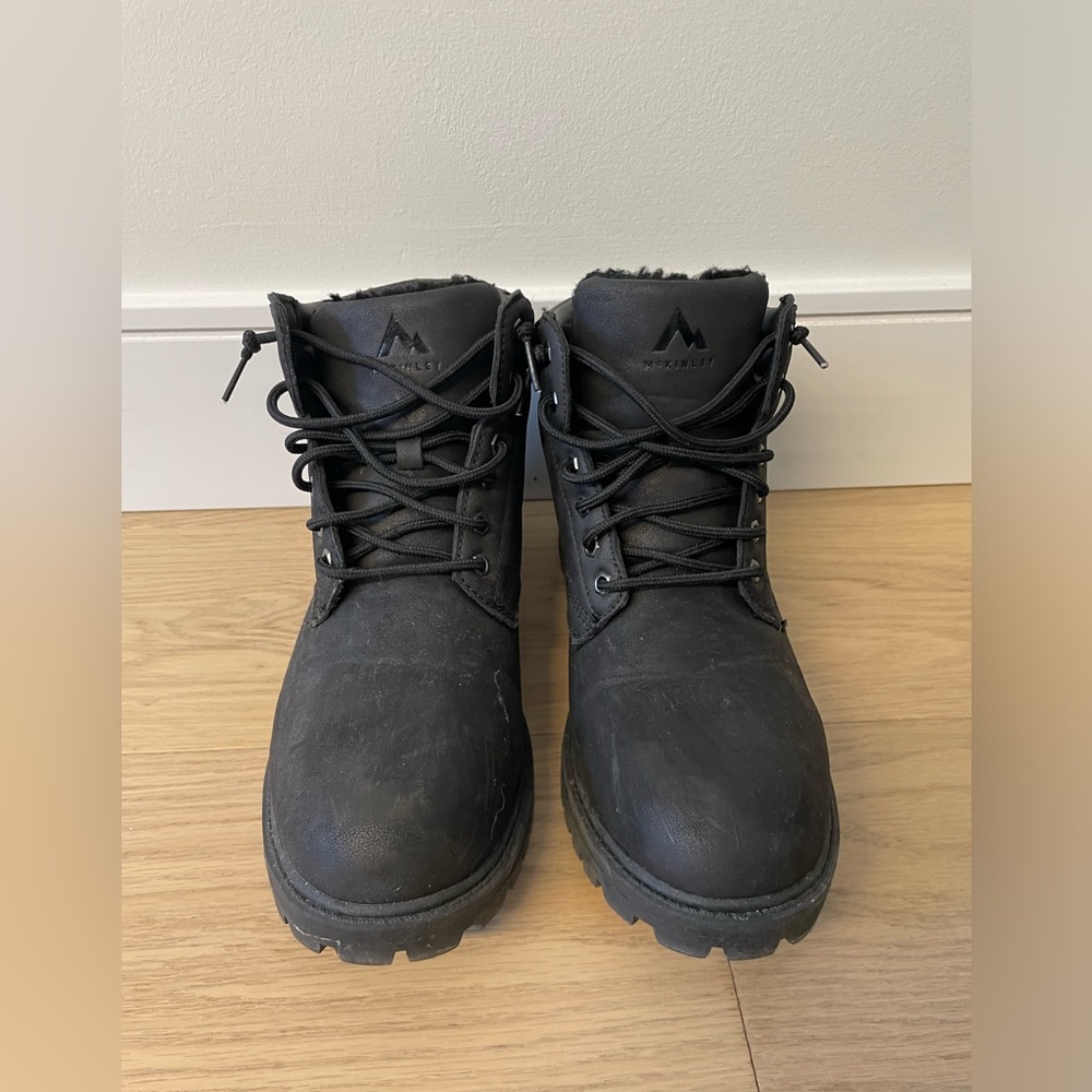 McKinley winter Boot Sz 8